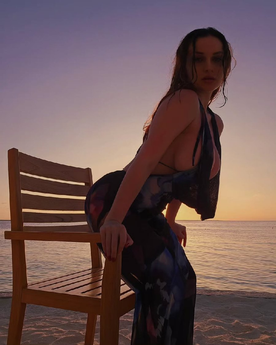 Sexy girl Miranda Faith nude in Denizli