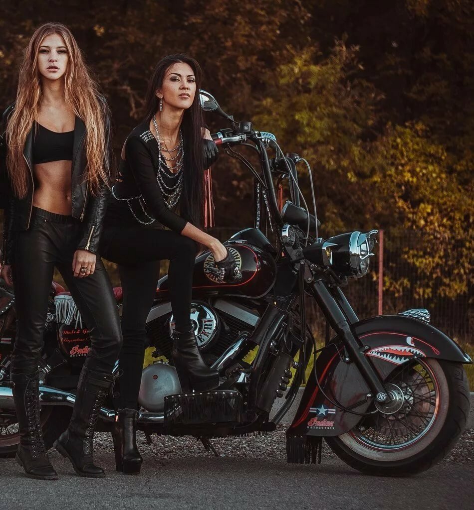 Beautiful girls and bikes in Denizli