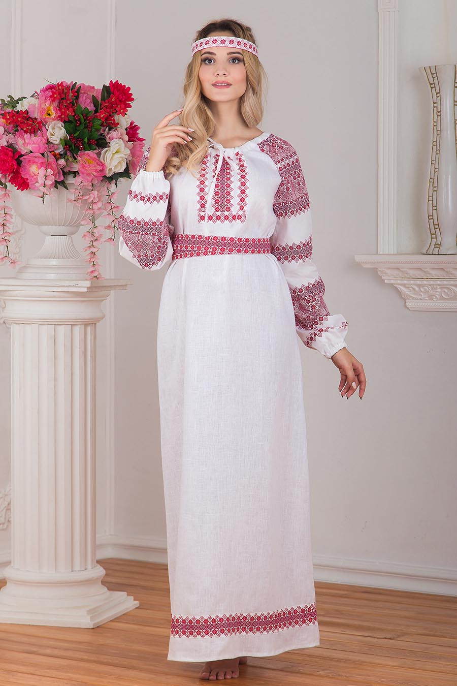 Women in Slavic costumes in Denizli