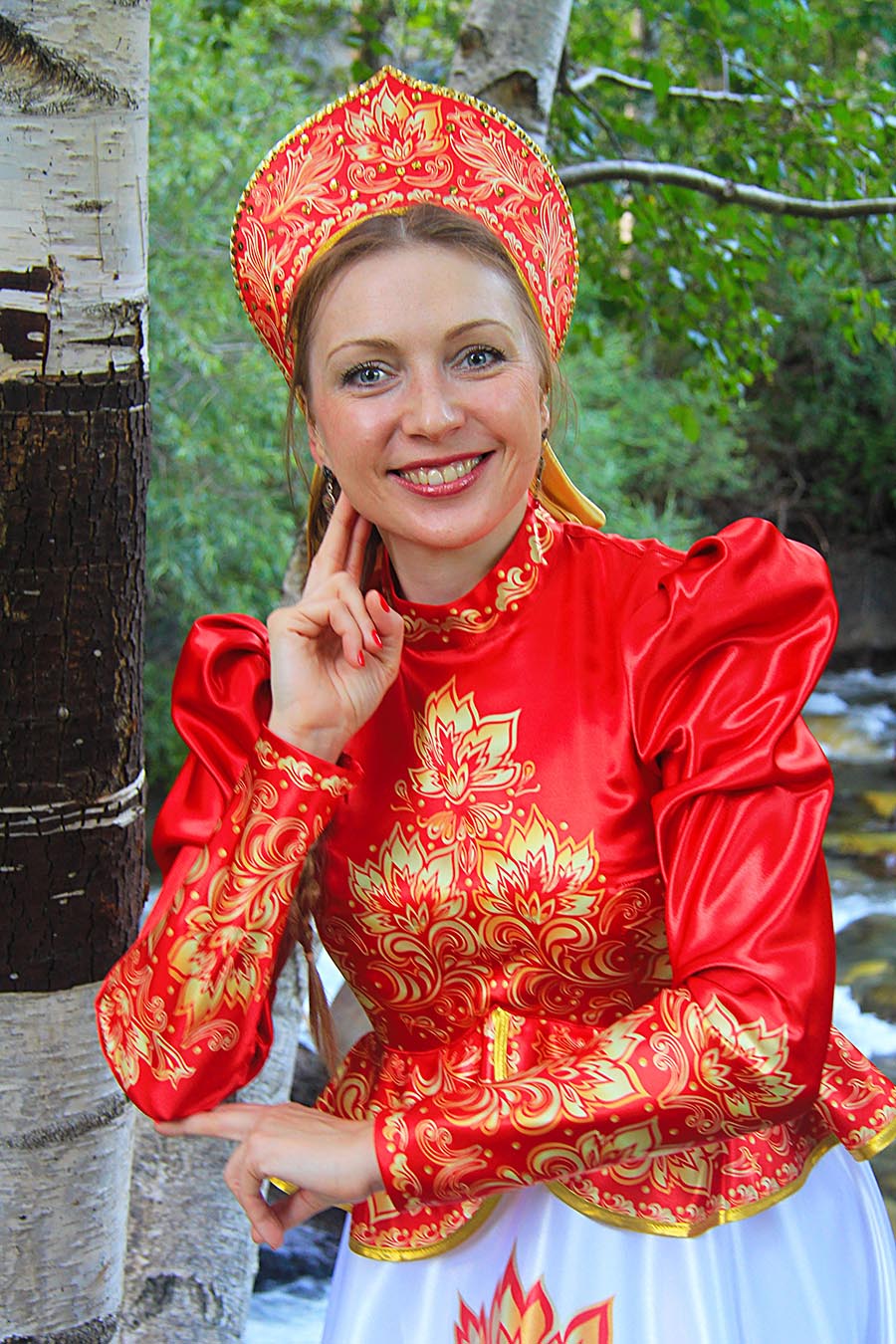Women in Slavic costumes in Denizli