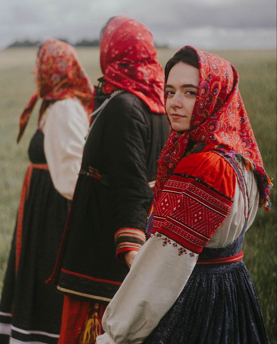 Women in Slavic costumes in Denizli