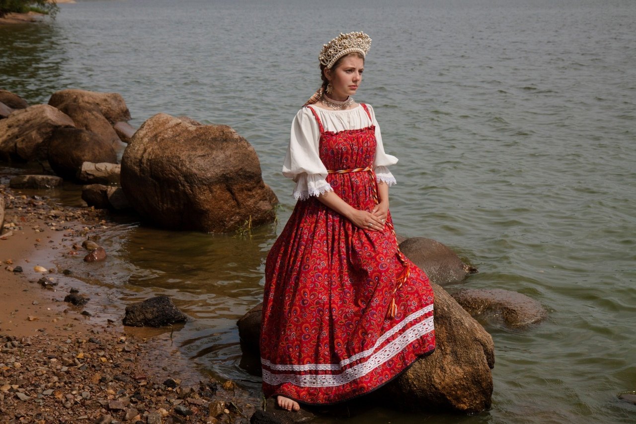 Women in Slavic costumes in Denizli