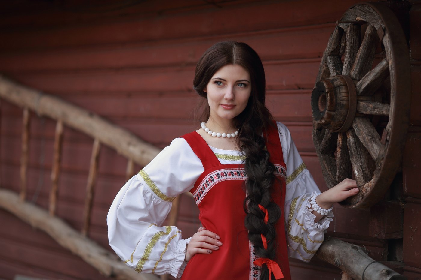 Girls in Slavic costumes in Denizli