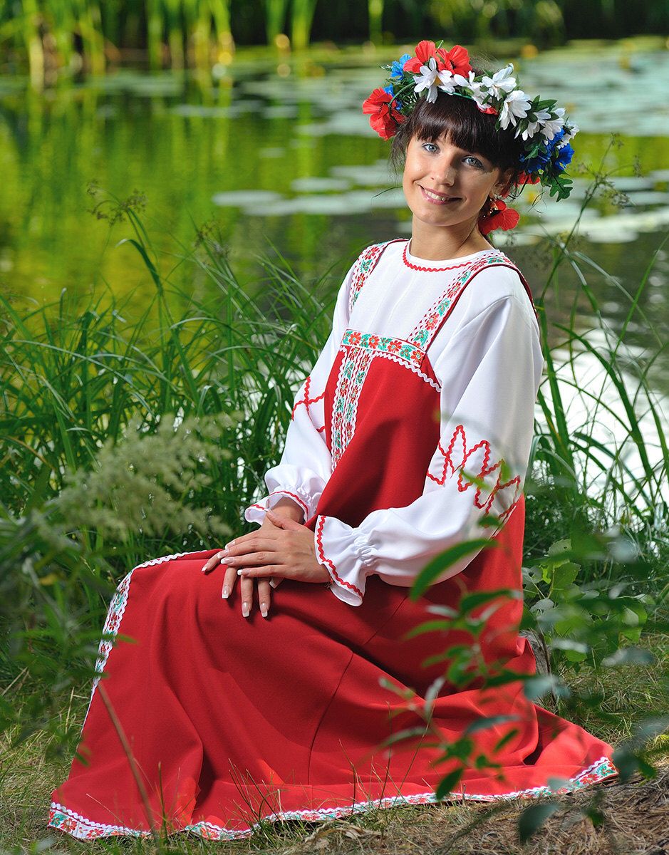 Beautiful girl Girls in Slavic costumes in Denizli